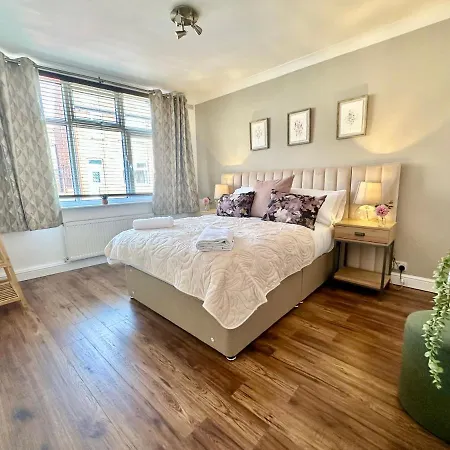 De Burgh Ground Floor With Free Parking Apartment *