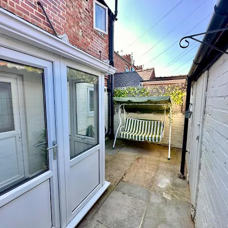 De Burgh Ground Floor With Free Parking Apartment York