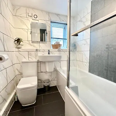 Apartment De Burgh Ground Floor With Free Parking York